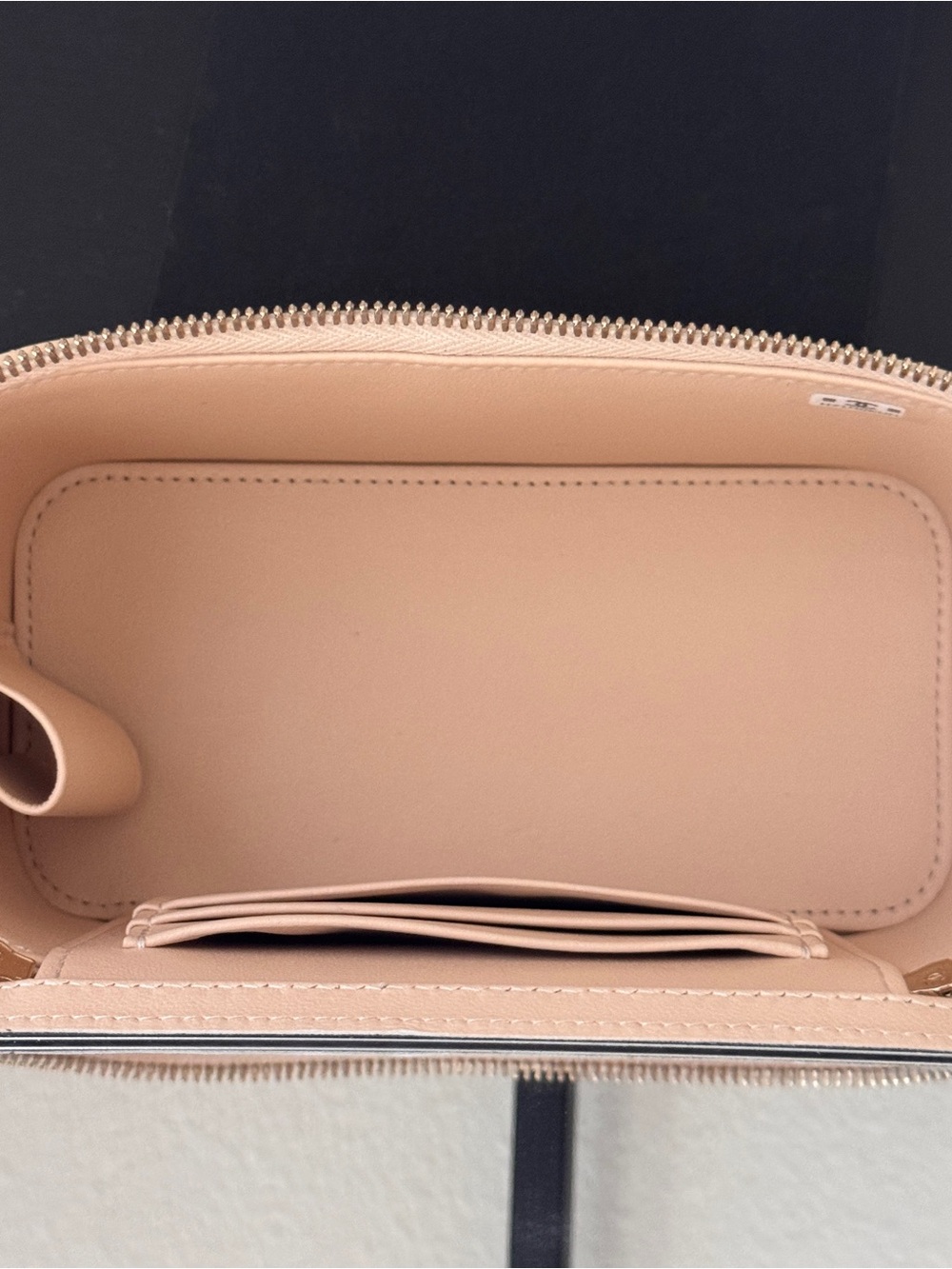 Chanel - Small Sweetheart Vanity - Picture 14 of 14